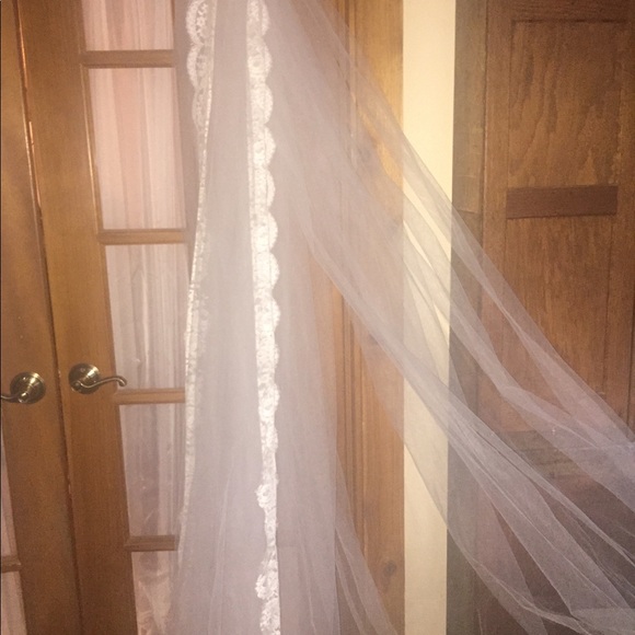 VTG / ANTIQ PRETTY LACE EDGED TOULLE BRIDAL VEIL - Picture 5 of 9